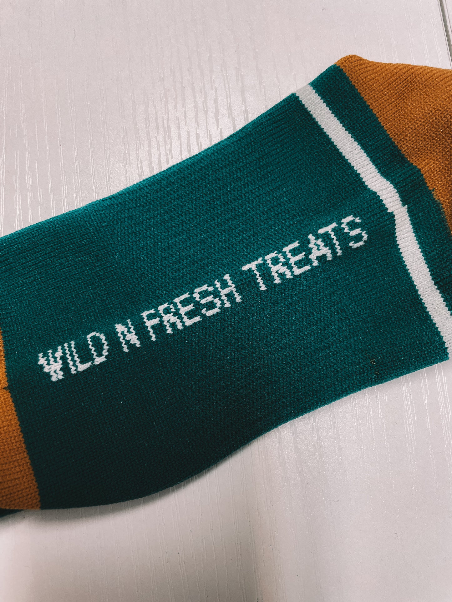 Treat Dispenser Crew Socks (WnF x Moonymade)