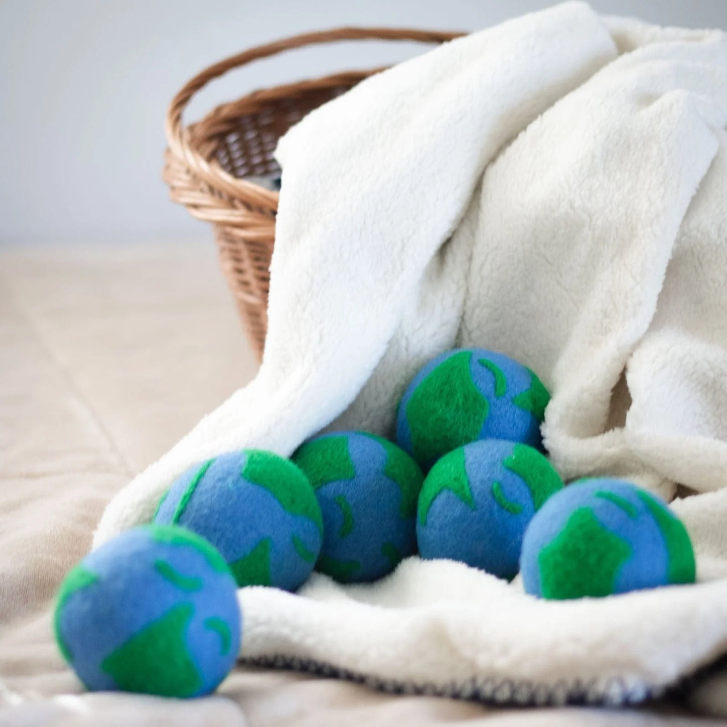 Mama Earth Eco Dryer Balls - Set of 6 - Earth Month