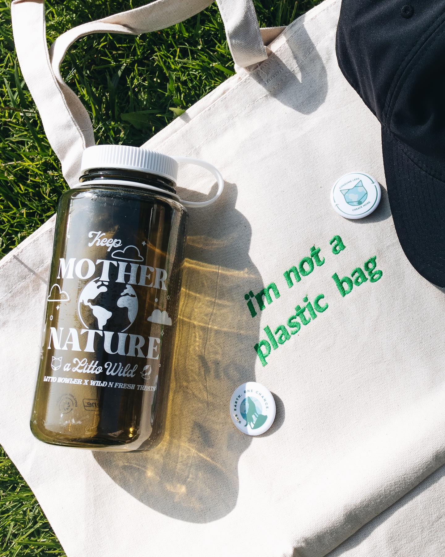 Mother Nature Water Bottle (Litto Howler x Wild n Fresh Treats)
